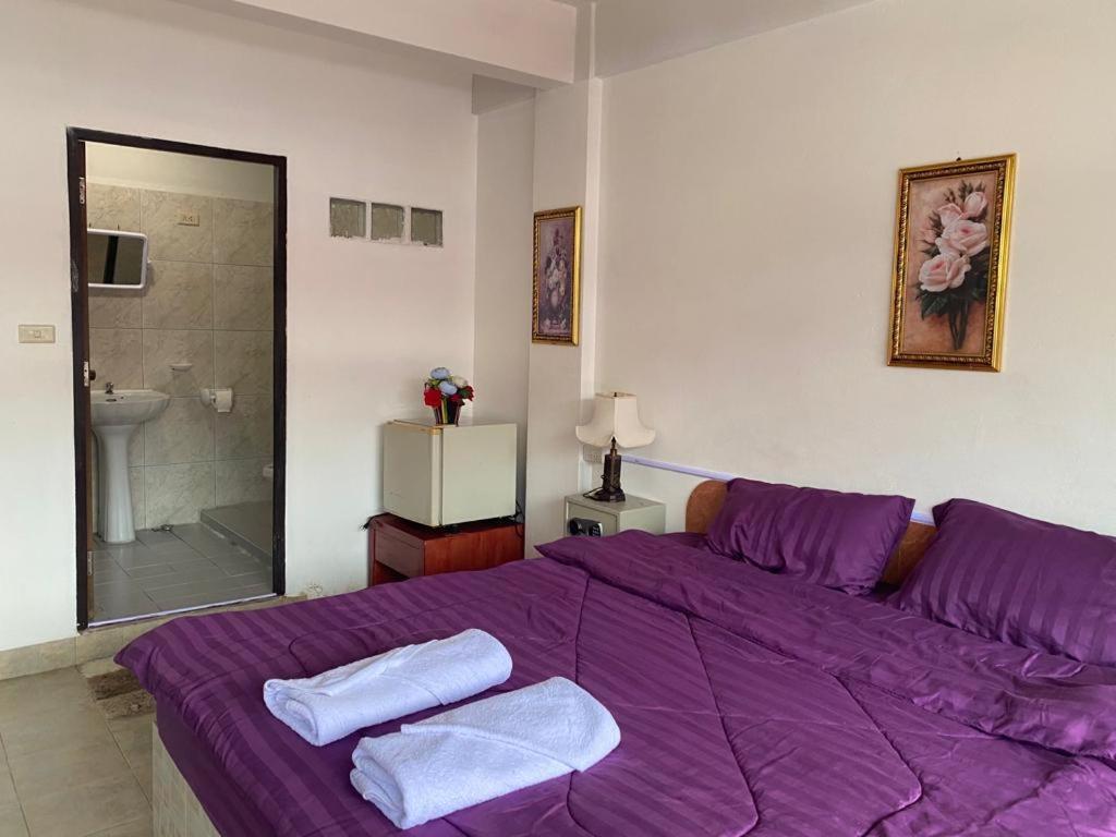 Pluemchai Guesthouse Jomtien Exterior foto
