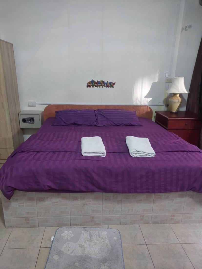 Pluemchai Guesthouse Jomtien Exterior foto