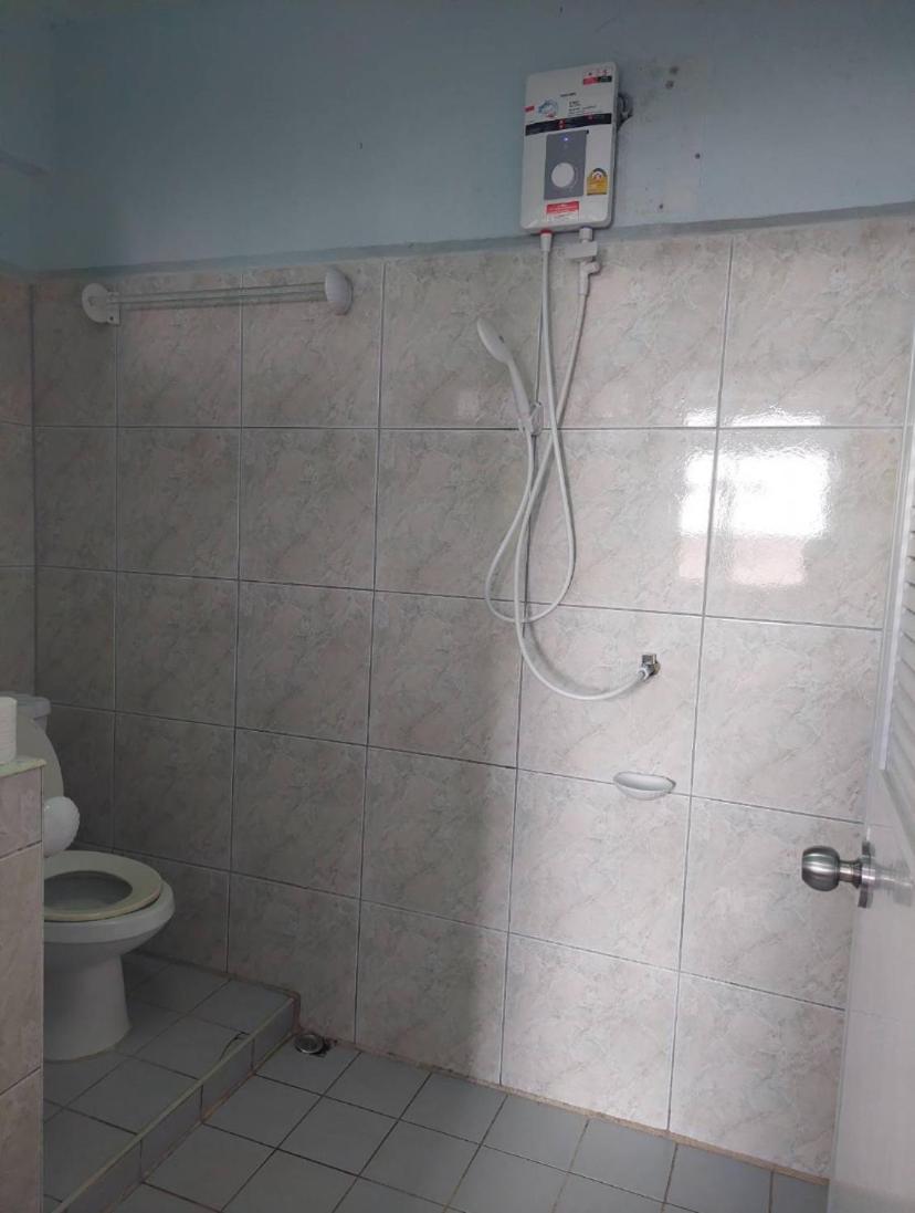 Pluemchai Guesthouse Jomtien Exterior foto