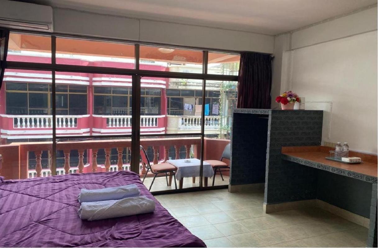 Pluemchai Guesthouse Jomtien Exterior foto
